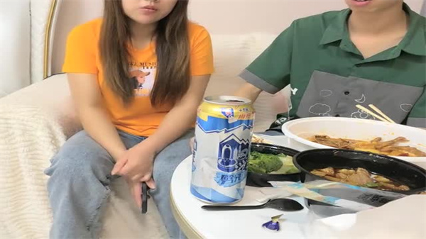 瘦子工作室 网络奔现3 极品骚货线下约炮 狂干内射淫水四溅